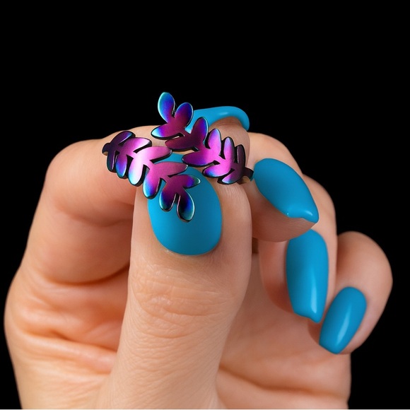 Rainbow Titanium Leaf Ring | Adjustable Boho Statement Jewelry | Festival Y2K - Picture 2 of 4